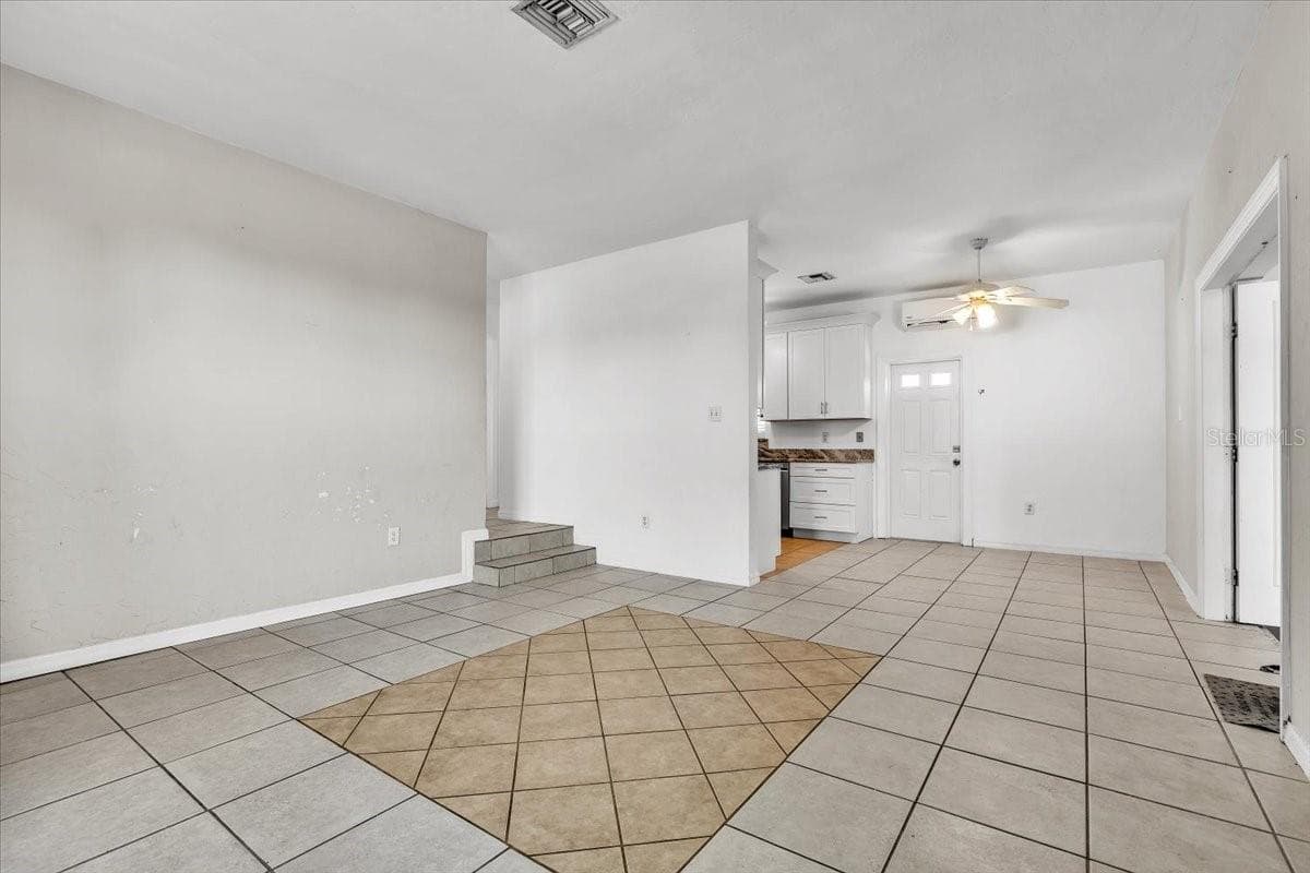 Single Family Residence at 22127 FELTON AVE, PORT CHARLOTTE, photo 4 of 39