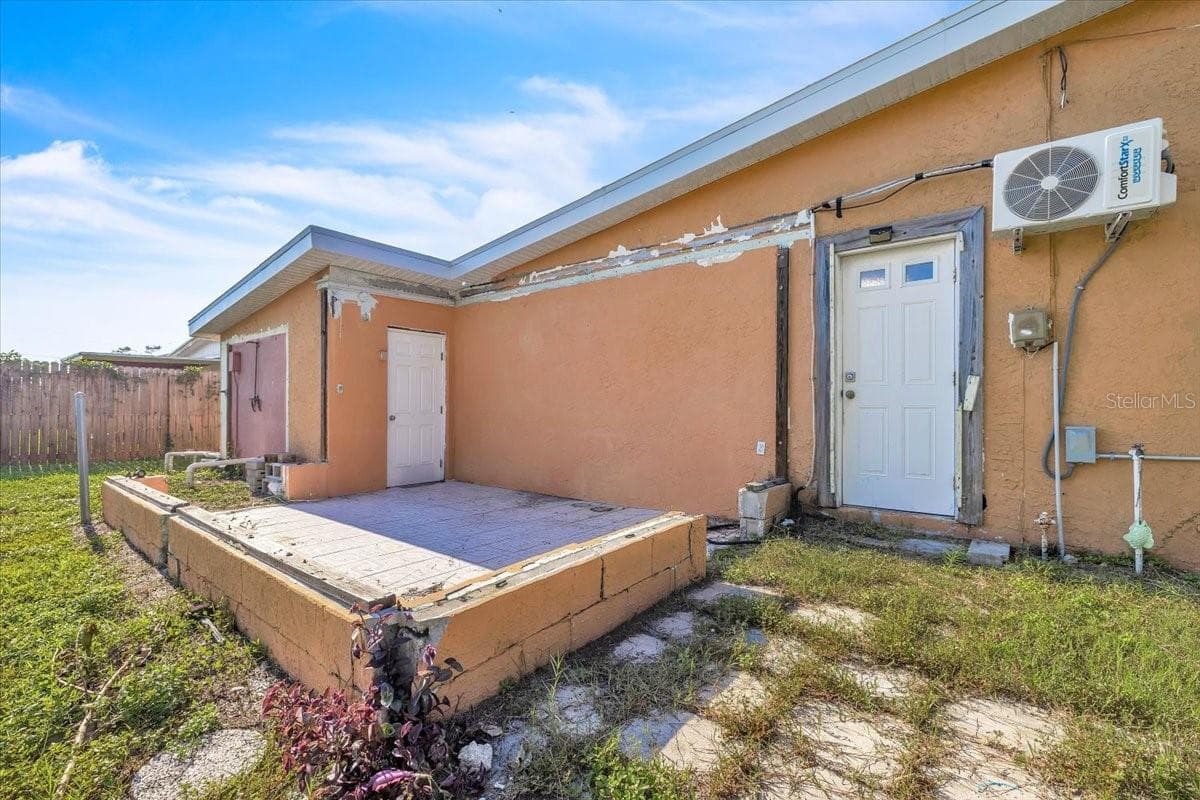 Single Family Residence at 22127 FELTON AVE, PORT CHARLOTTE, photo 28 of 39