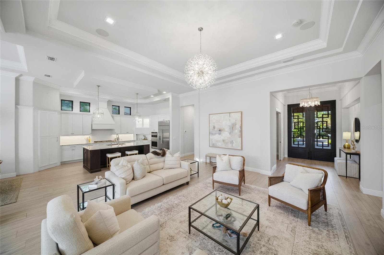 Single Family Residence at 8340 CATAMARAN CIR, LAKEWOOD RANCH, photo 4 of 54