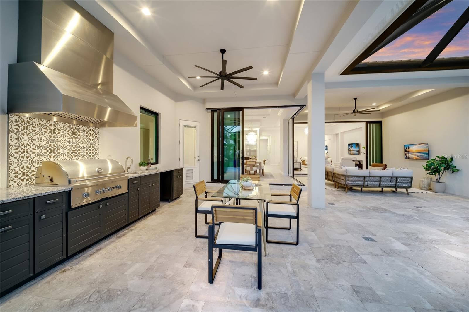 Single Family Residence at 8340 CATAMARAN CIR, LAKEWOOD RANCH, photo 19 of 54