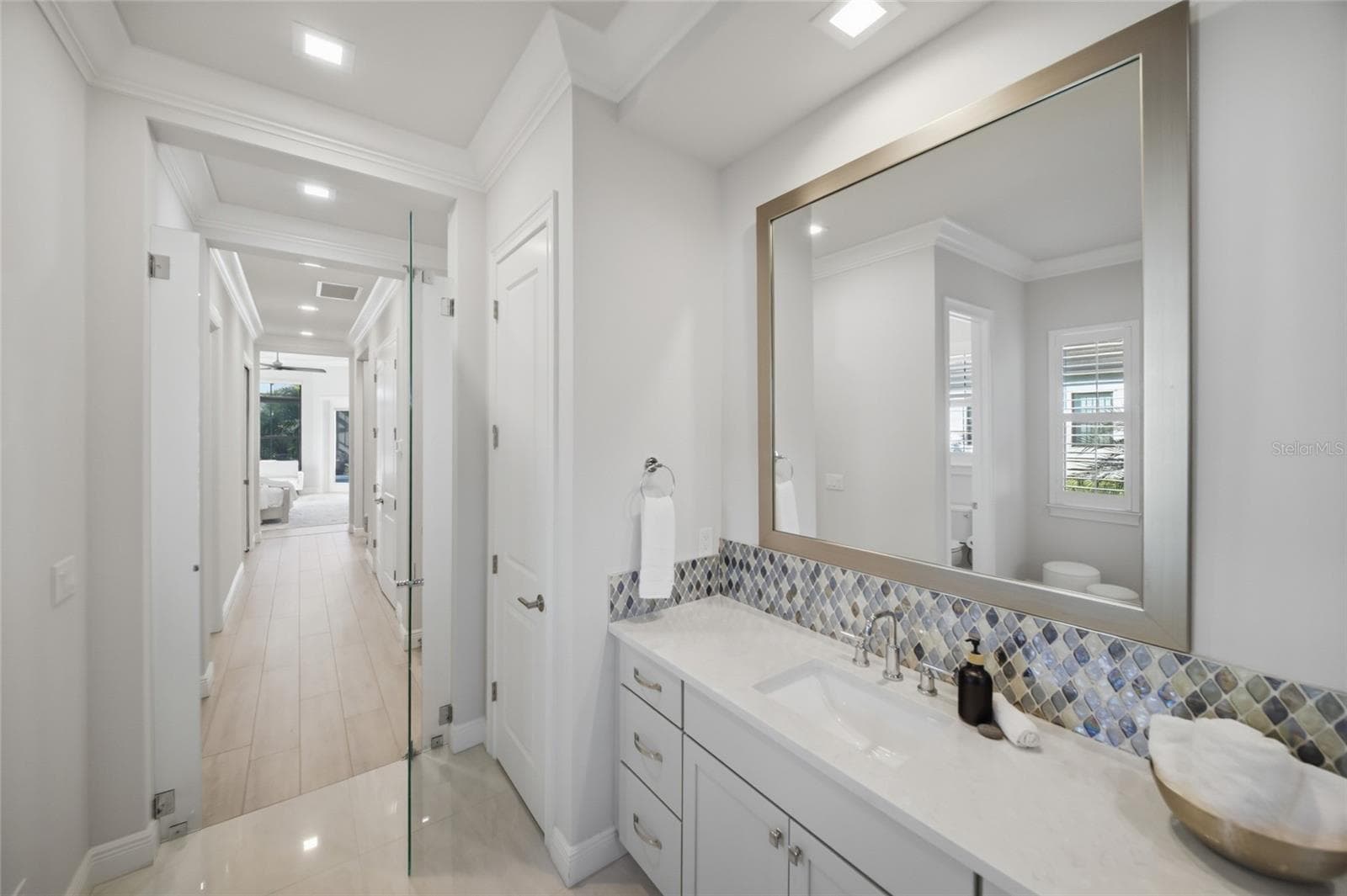 Single Family Residence at 8340 CATAMARAN CIR, LAKEWOOD RANCH, photo 28 of 54