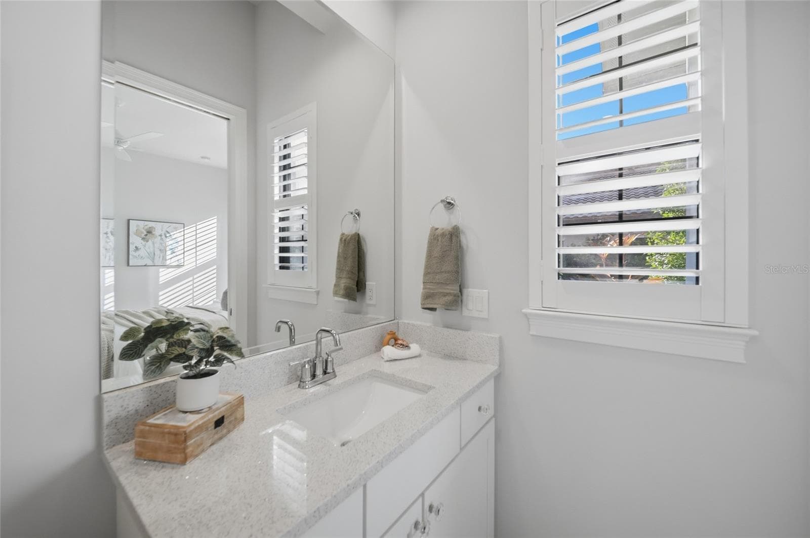 Single Family Residence at 8340 CATAMARAN CIR, LAKEWOOD RANCH, photo 38 of 54