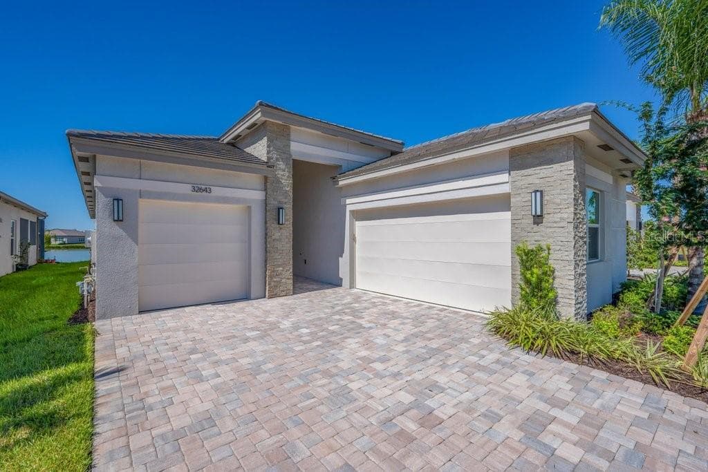 Single Family Residence at 32643 NEROLI ST, WESLEY CHAPEL, photo 5 of 46