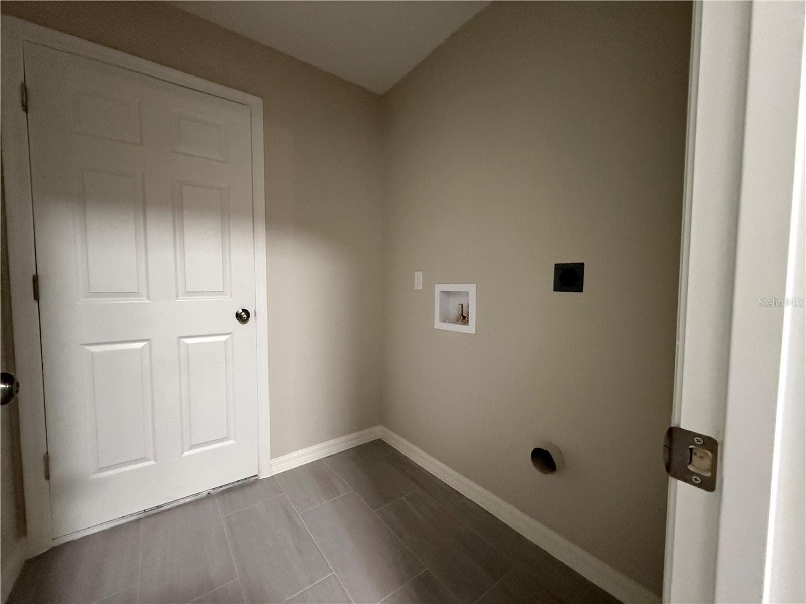 Single Family Residence at 1275 NW 52ND CT, OCALA, photo 5 of 16