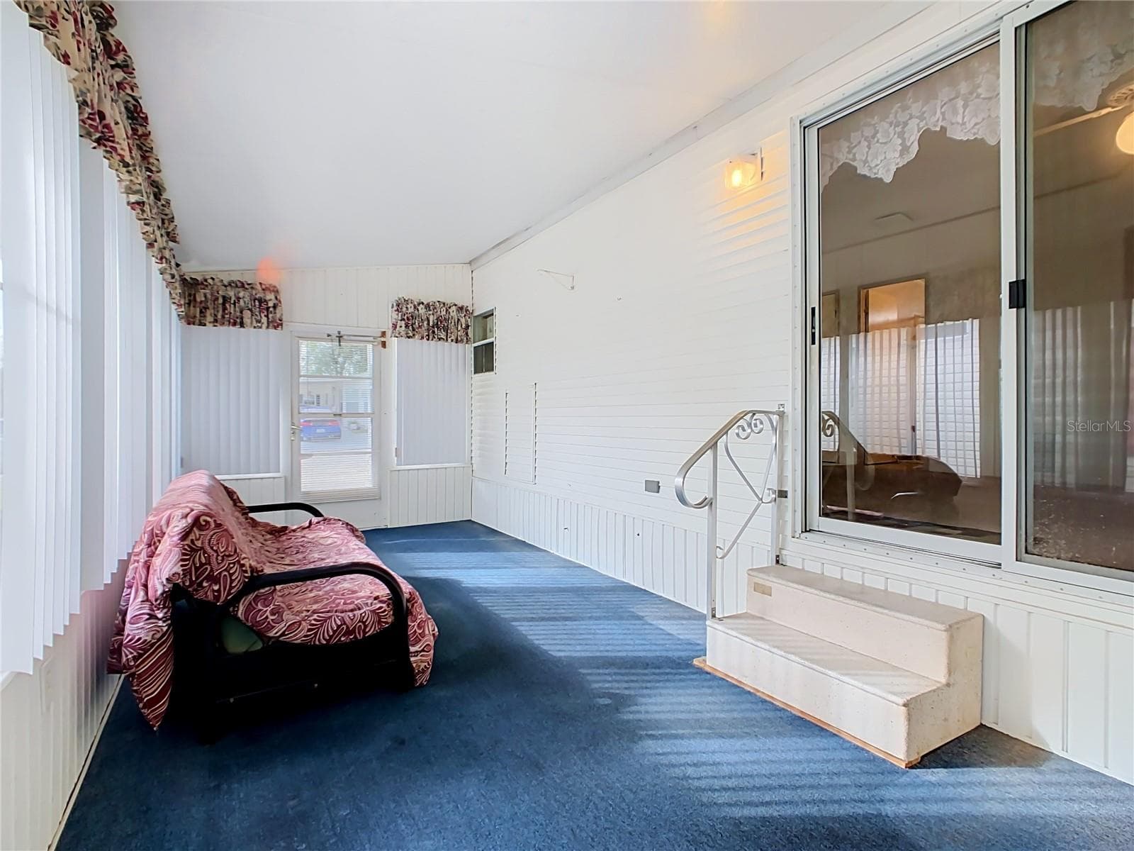 Florida room - 123 SMALLMOUTH BASS ST, DAVENPORT