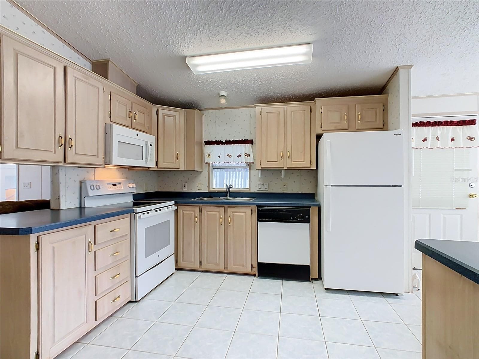 Kitchen - 123 SMALLMOUTH BASS ST, DAVENPORT