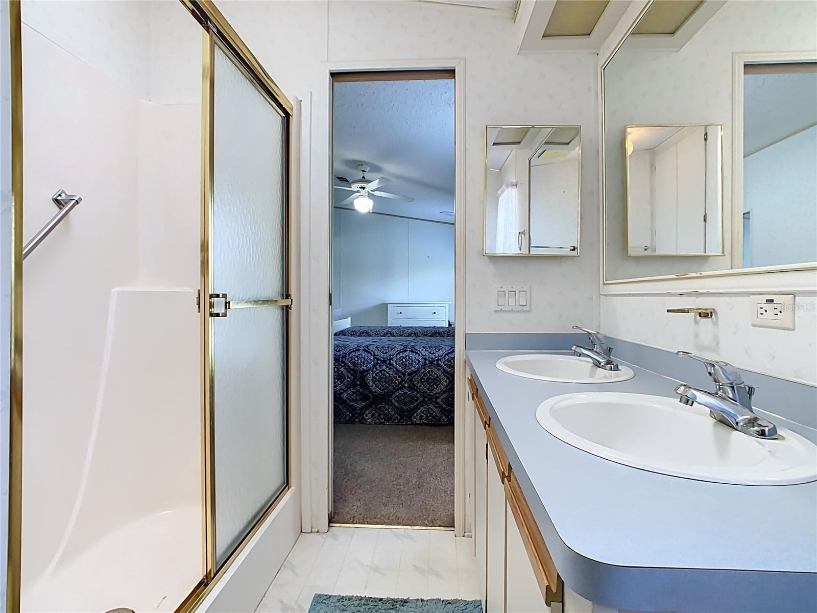 Primary bath - 123 SMALLMOUTH BASS ST, DAVENPORT