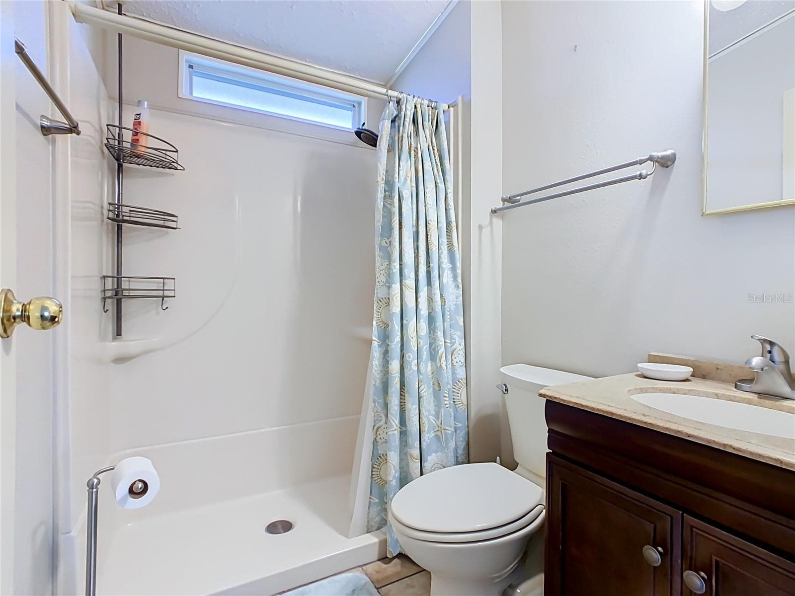 2nd bath - 123 SMALLMOUTH BASS ST, DAVENPORT