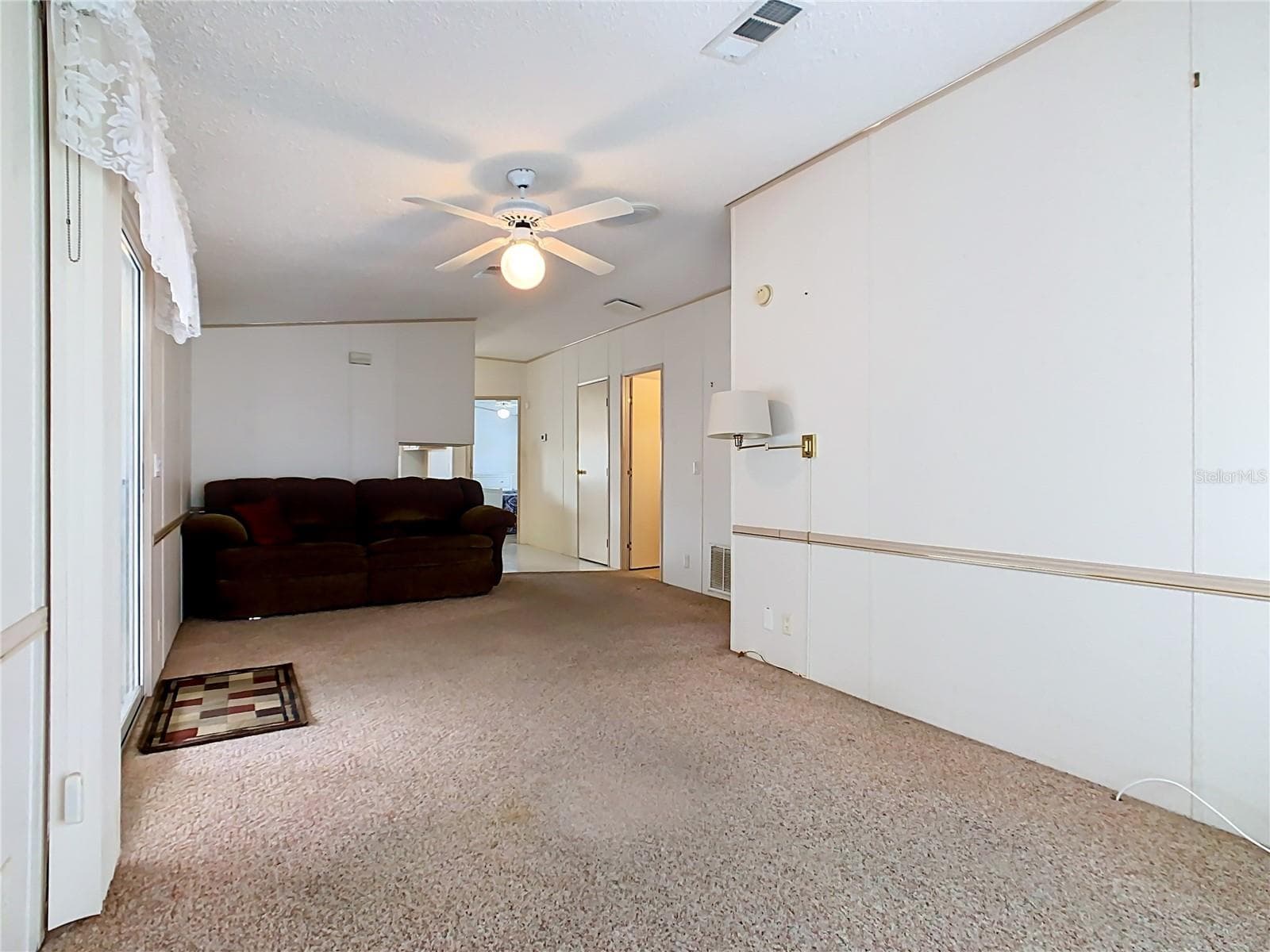 Living room - 123 SMALLMOUTH BASS ST, DAVENPORT