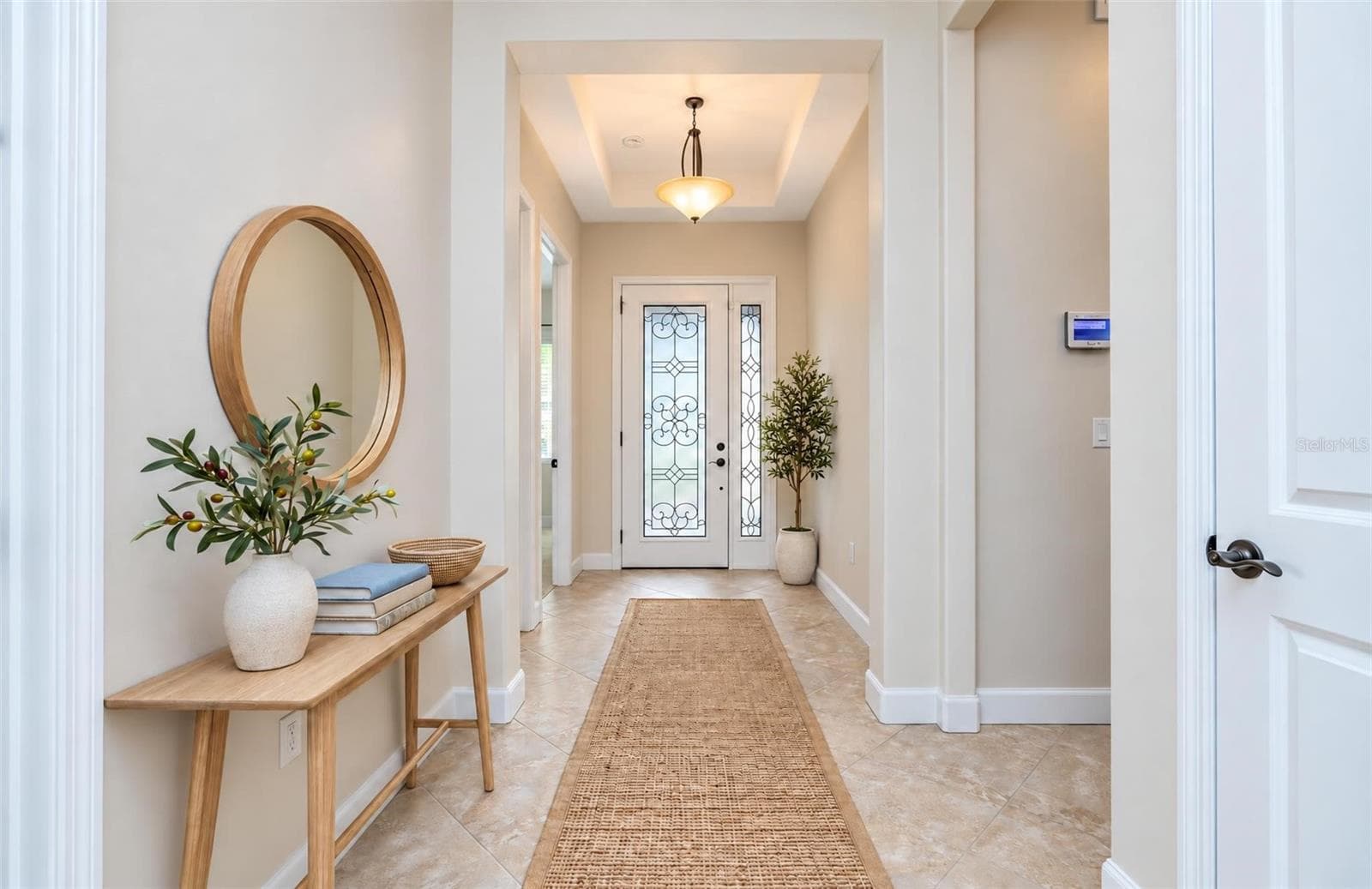 Foyer - 1076 GARDENSHIRE LN, DELAND