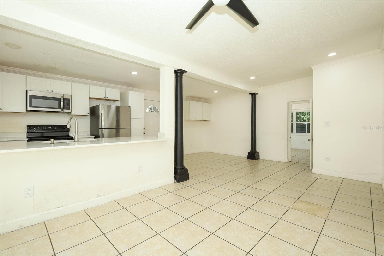 living room - 7614 BELL BLVD, ORLANDO