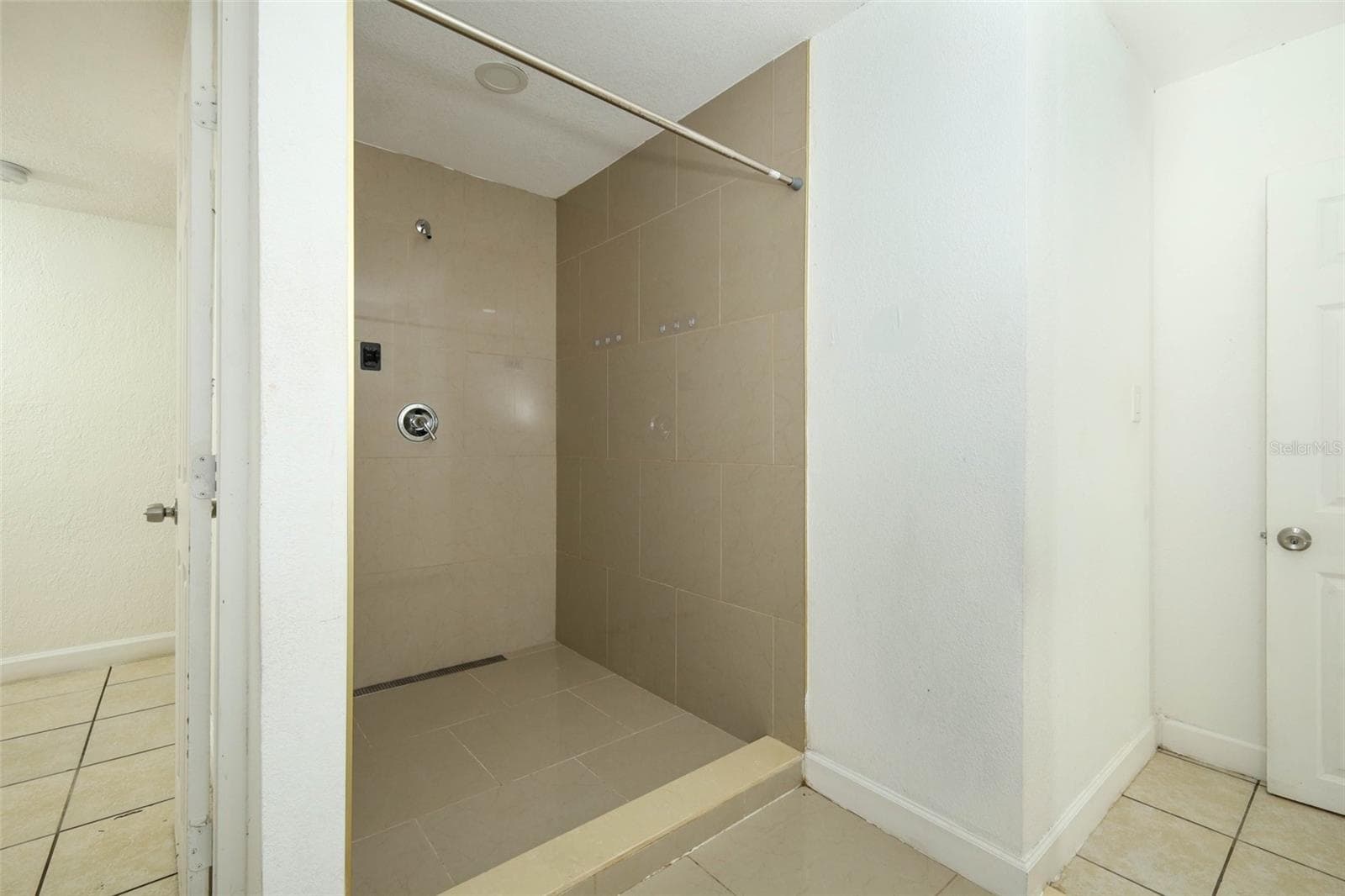 2nd bahroom - 7614 BELL BLVD, ORLANDO