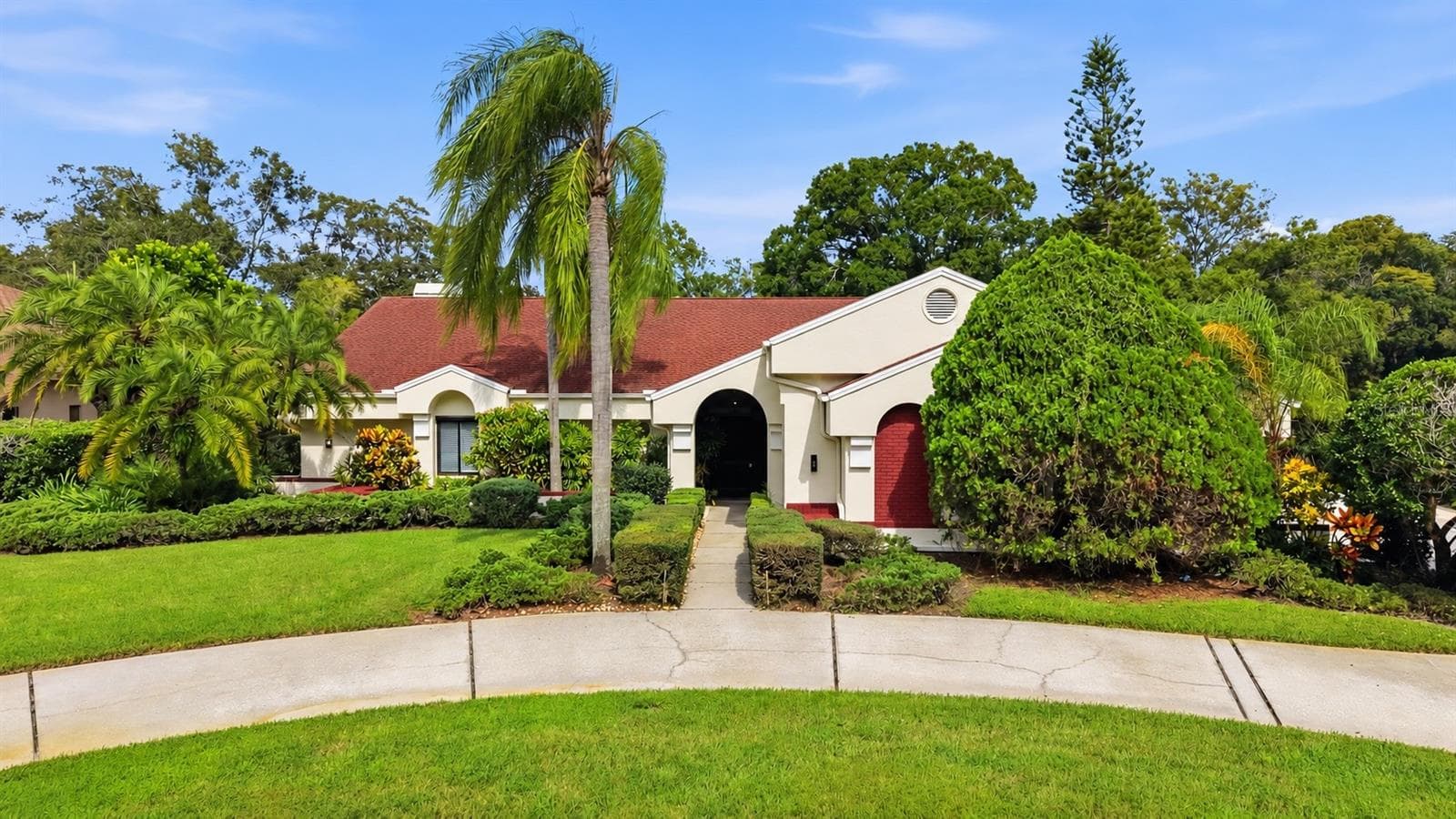 1008 ROYAL BIRKDALE DR