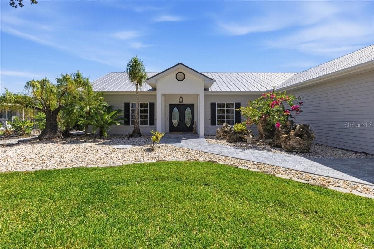 Single Family Residence at 7376 MEMORIAL DR, PORT CHARLOTTE, photo 4 of 63