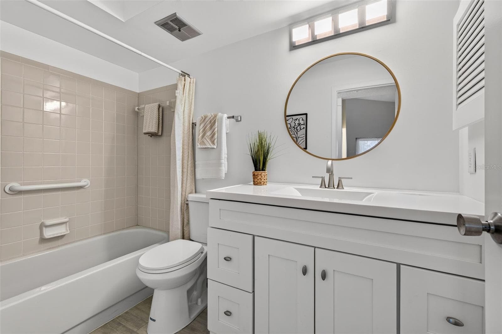 Bath 2 - 366 47TH AVE N #5, ST PETERSBURG
