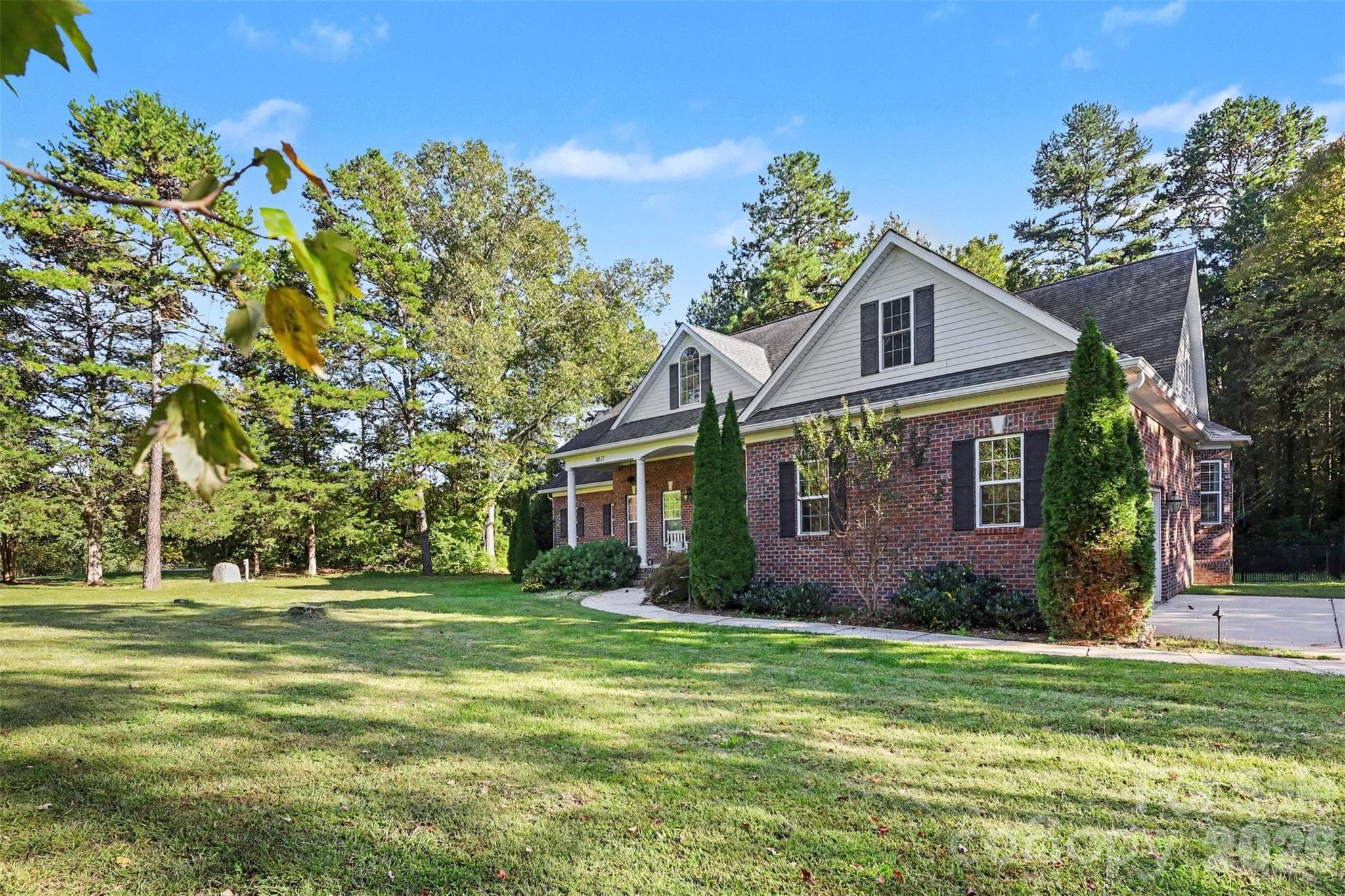 Single Family Residence at 8611 Kerns Meadow Lane, Huntersville, photo 3 of 39