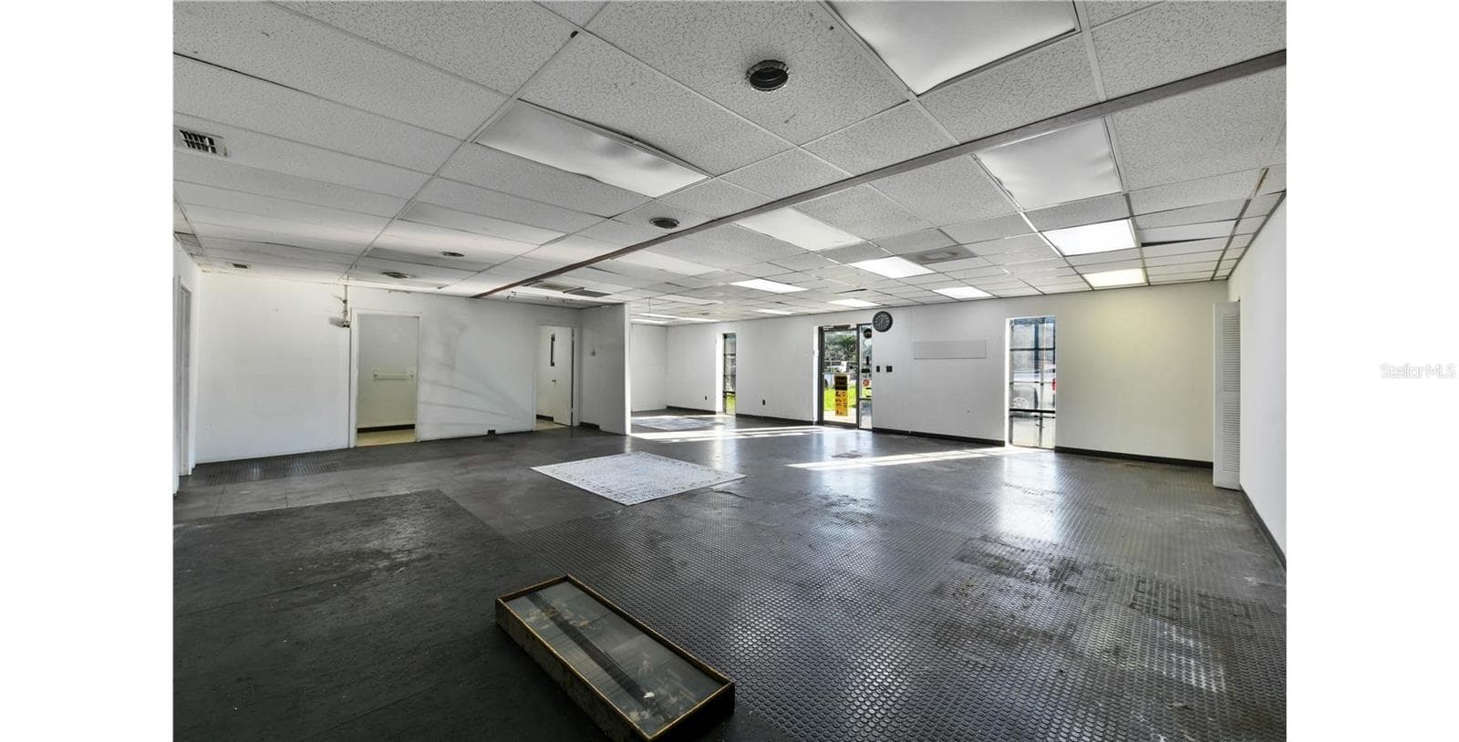 39x30 - 7810 ANDERSON RD, TAMPA