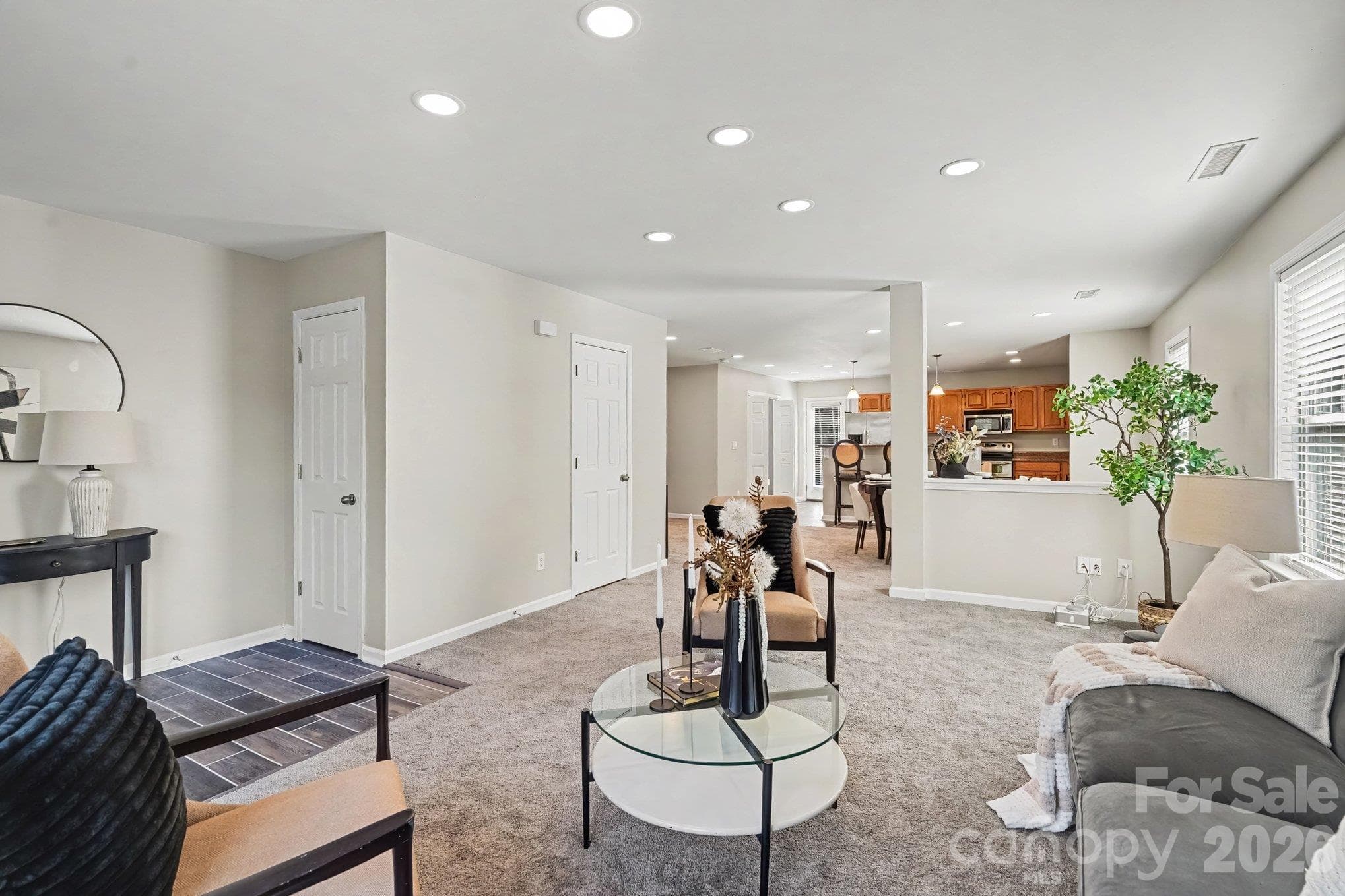 Single Family Residence at 15705 Lakepoint Forest Drive, Charlotte, photo 5 of 28