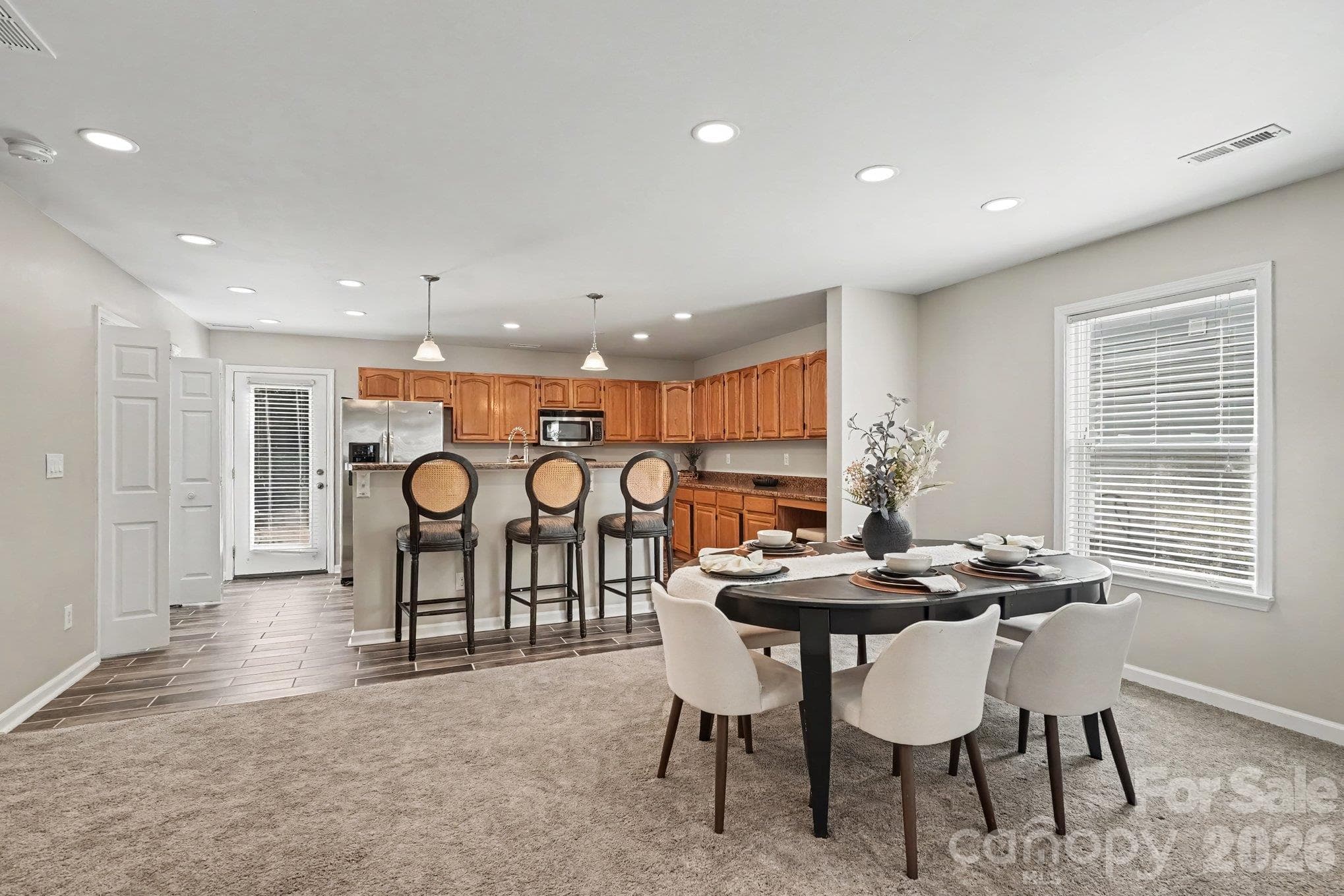 Single Family Residence at 15705 Lakepoint Forest Drive, Charlotte, photo 7 of 28