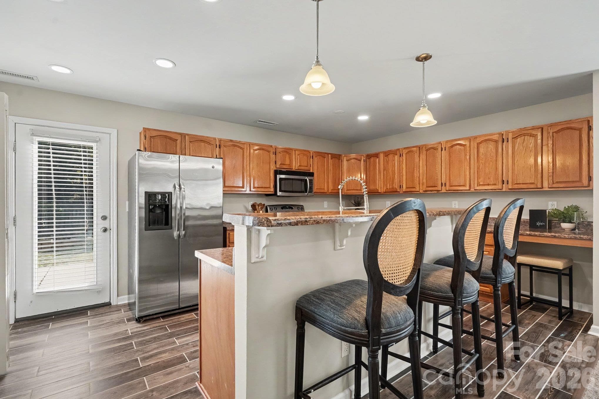 Single Family Residence at 15705 Lakepoint Forest Drive, Charlotte, photo 8 of 28