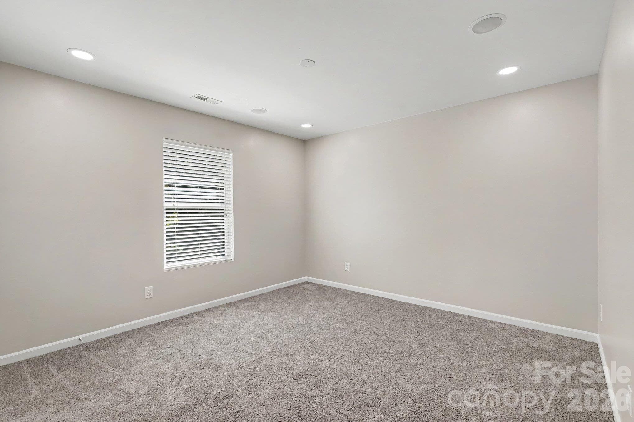 Single Family Residence at 15705 Lakepoint Forest Drive, Charlotte, photo 18 of 28