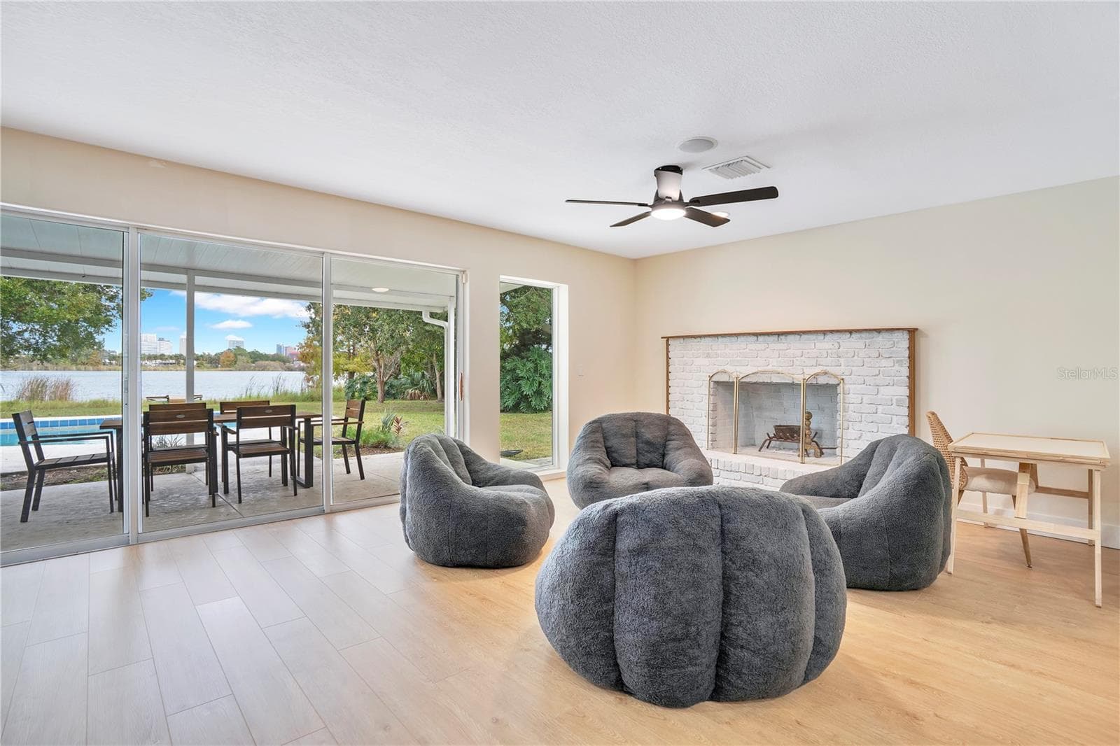 Single Family Residence at 411 ROCK LAKE DR, ORLANDO, photo 11 of 54