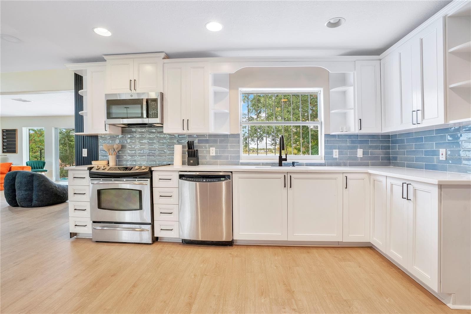 Single Family Residence at 411 ROCK LAKE DR, ORLANDO, photo 15 of 54