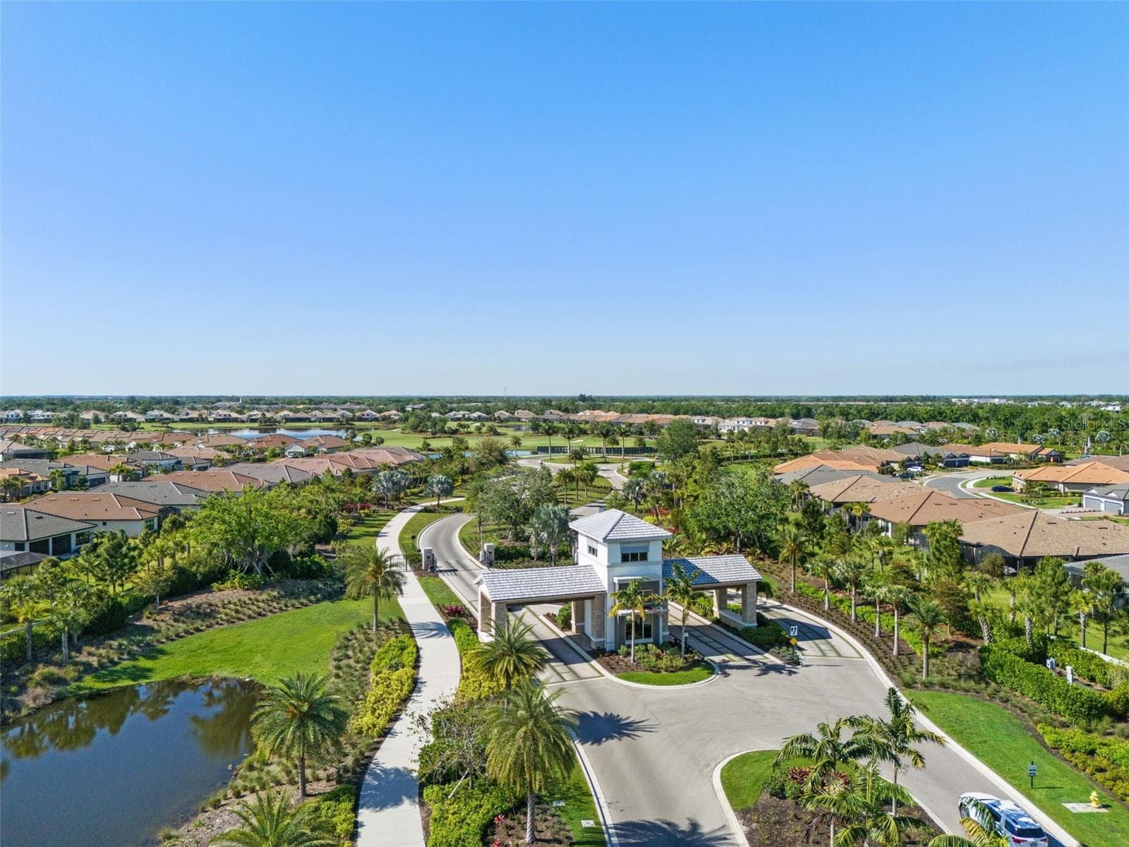 Single Family Residence at 14631 DERNA TER, BRADENTON, photo 6 of 101