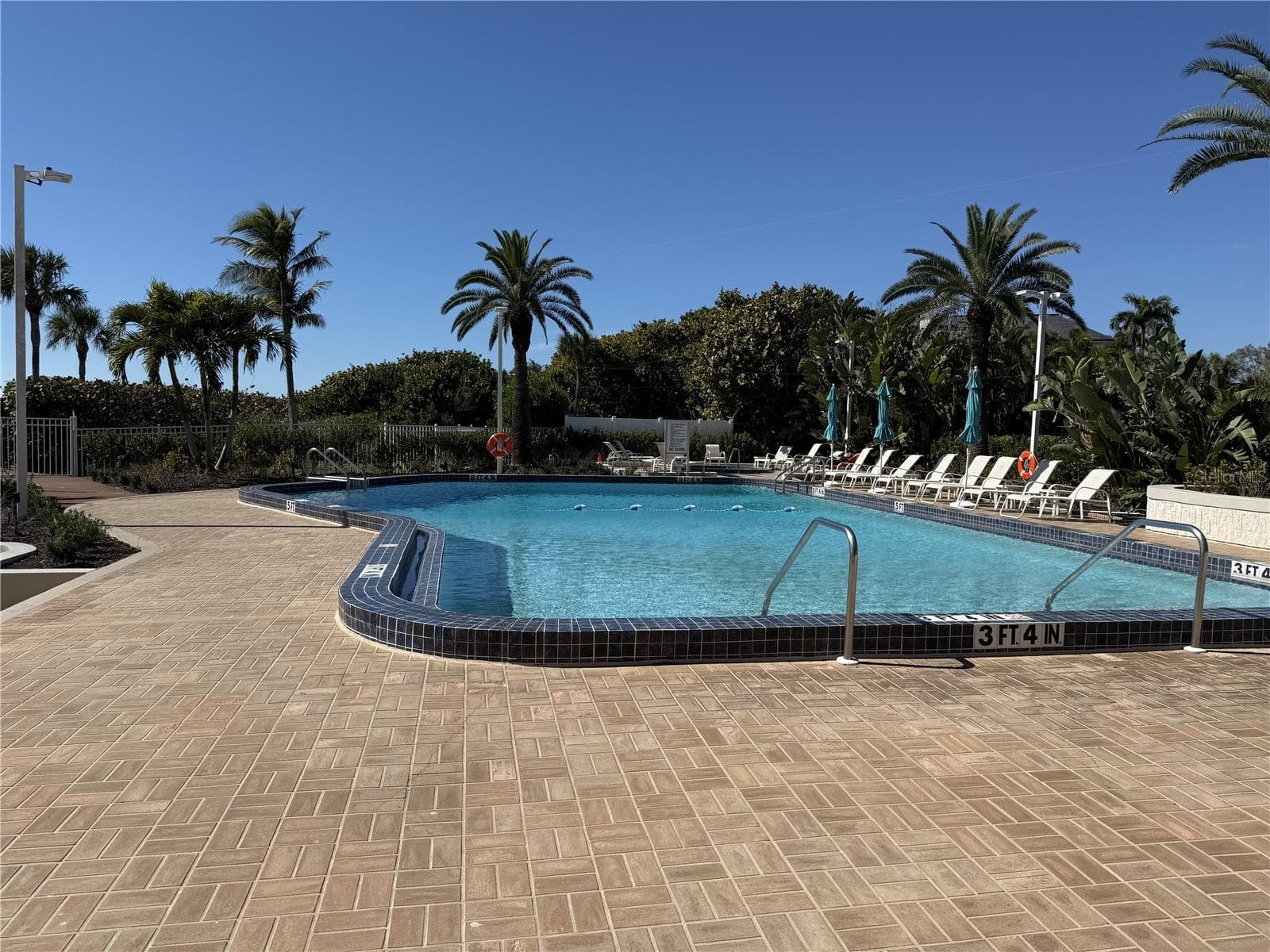 Pool and Spa - 775 LONGBOAT CLUB RD #304, LONGBOAT KEY