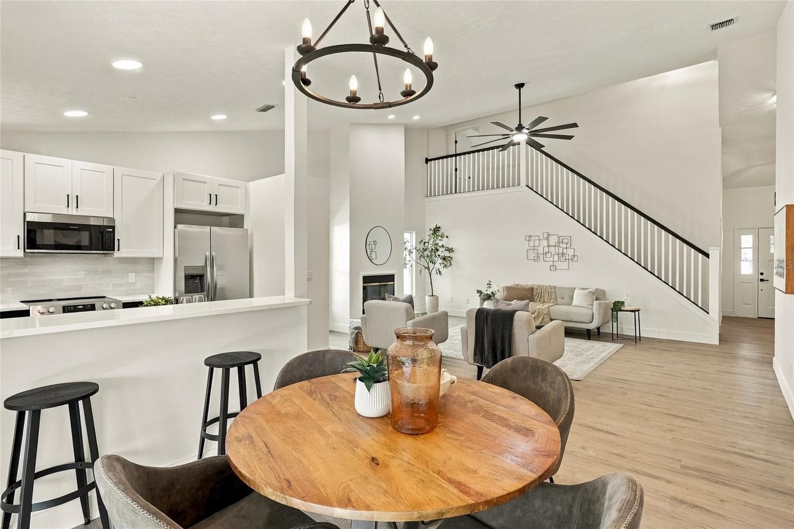Single Family Residence at 11216 SHADYBROOK DR, TAMPA, photo 6 of 25