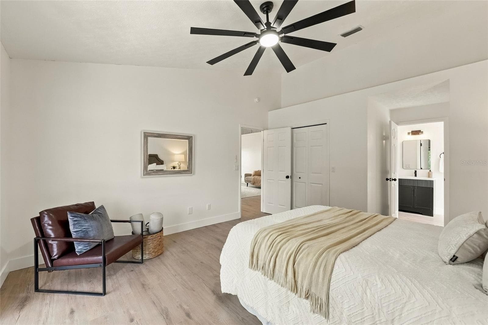 Single Family Residence at 11216 SHADYBROOK DR, TAMPA, photo 13 of 25