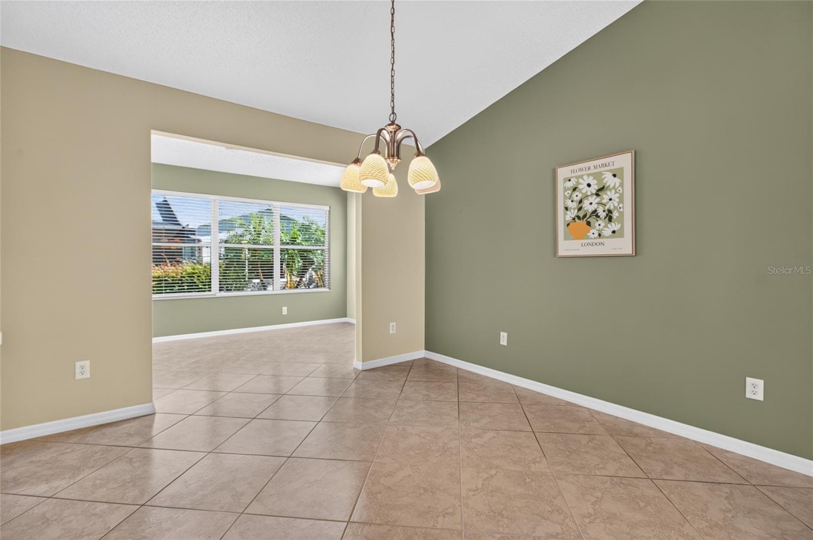 Single Family Residence at 439 ENRIGHT PL, THE VILLAGES, photo 7 of 33
