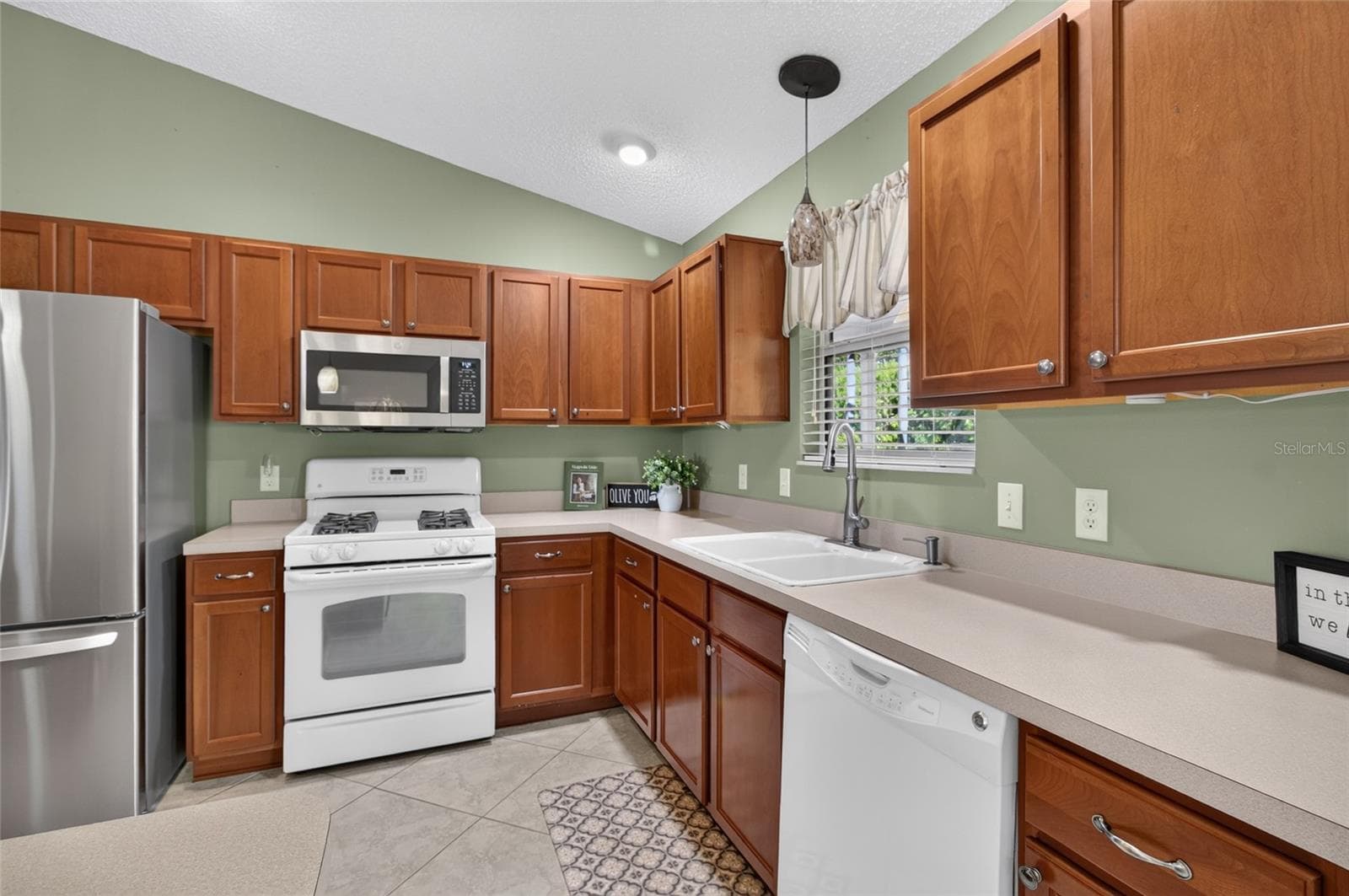 Single Family Residence at 439 ENRIGHT PL, THE VILLAGES, photo 12 of 33