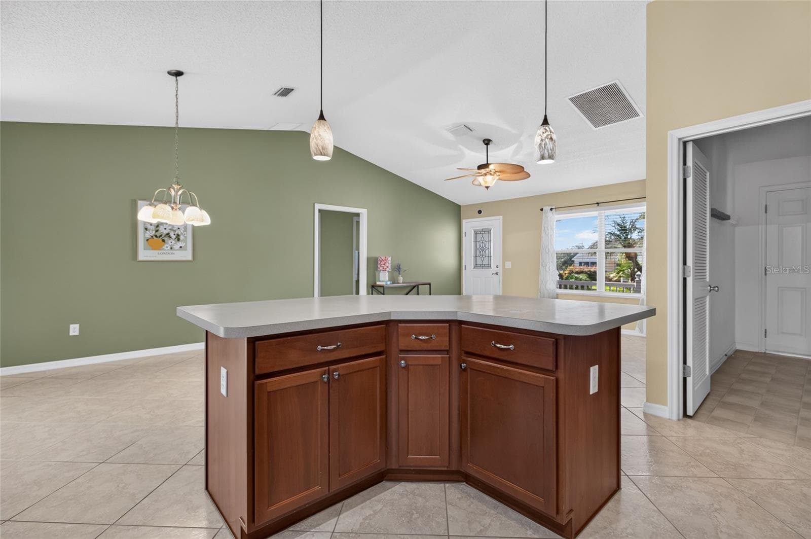 Single Family Residence at 439 ENRIGHT PL, THE VILLAGES, photo 13 of 33