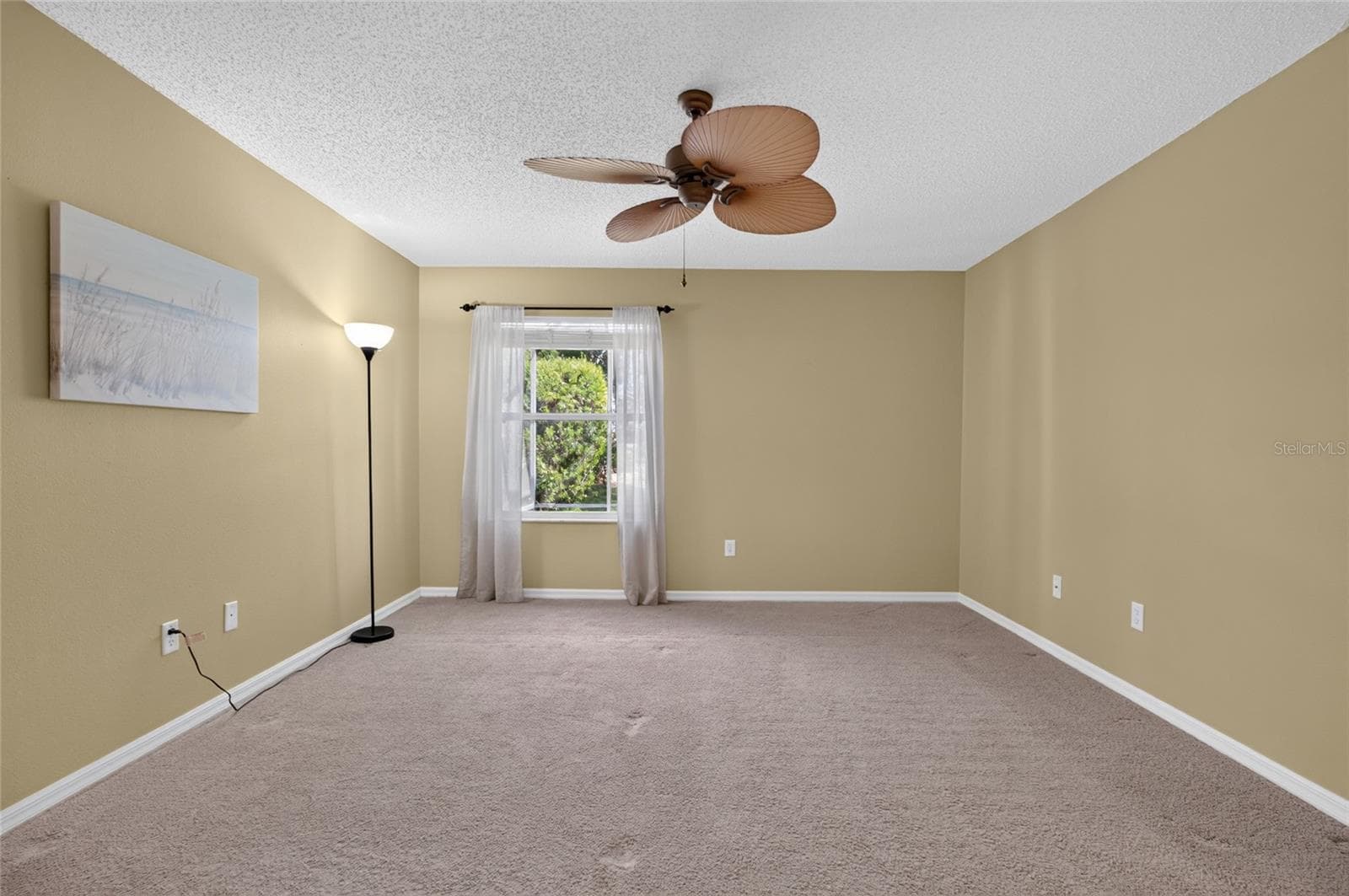 Single Family Residence at 439 ENRIGHT PL, THE VILLAGES, photo 14 of 33