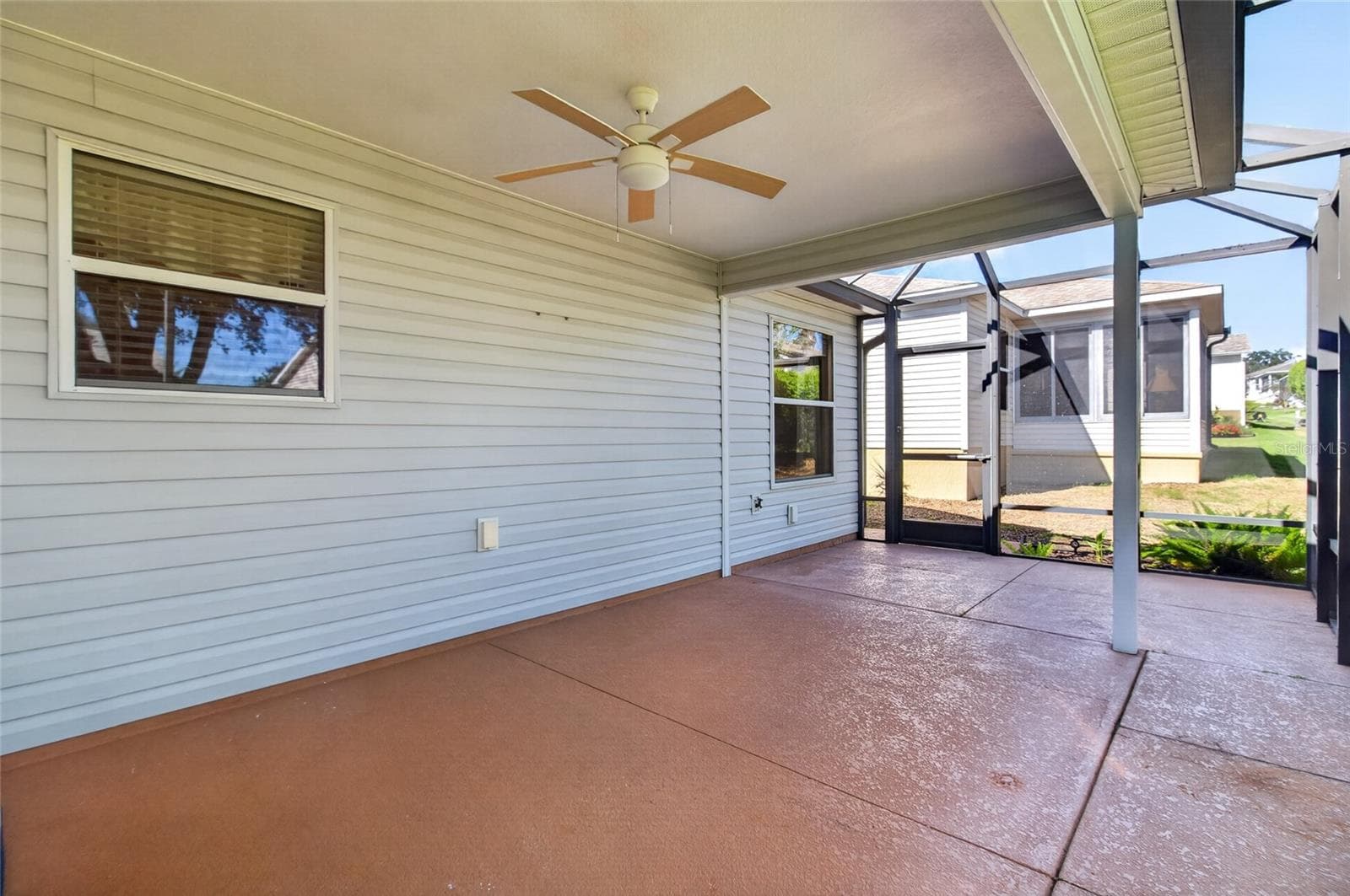 Single Family Residence at 439 ENRIGHT PL, THE VILLAGES, photo 32 of 33