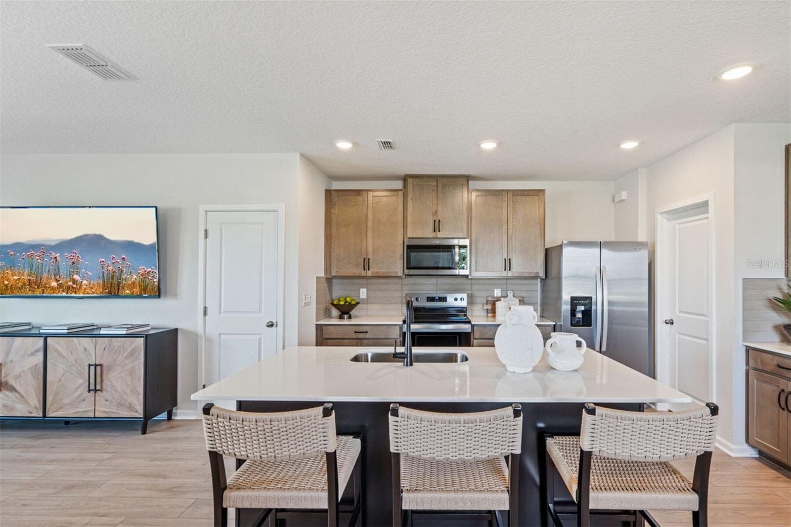 Lakeside at Satilla Zara Model Kitchen - 5030 ORINOCO LN, ST CLOUD