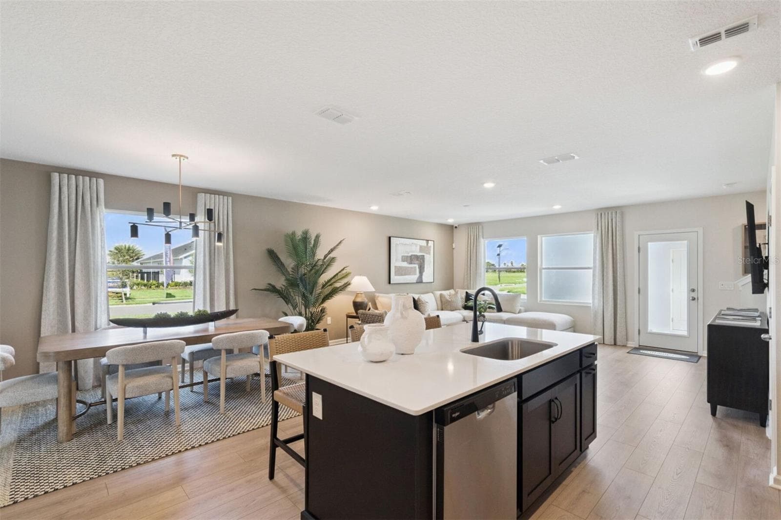 Lakeside at Satilla Zara Model Kitchen - 5030 ORINOCO LN, ST CLOUD