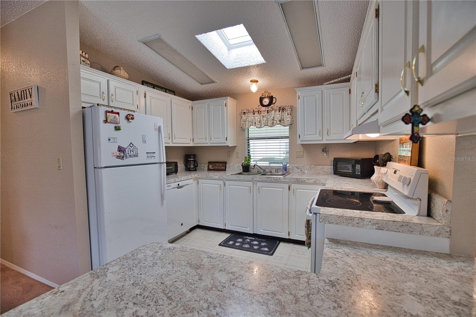 Manufactured Home at 223 HIBISCO DR, NORTH PORT, photo 3 of 36