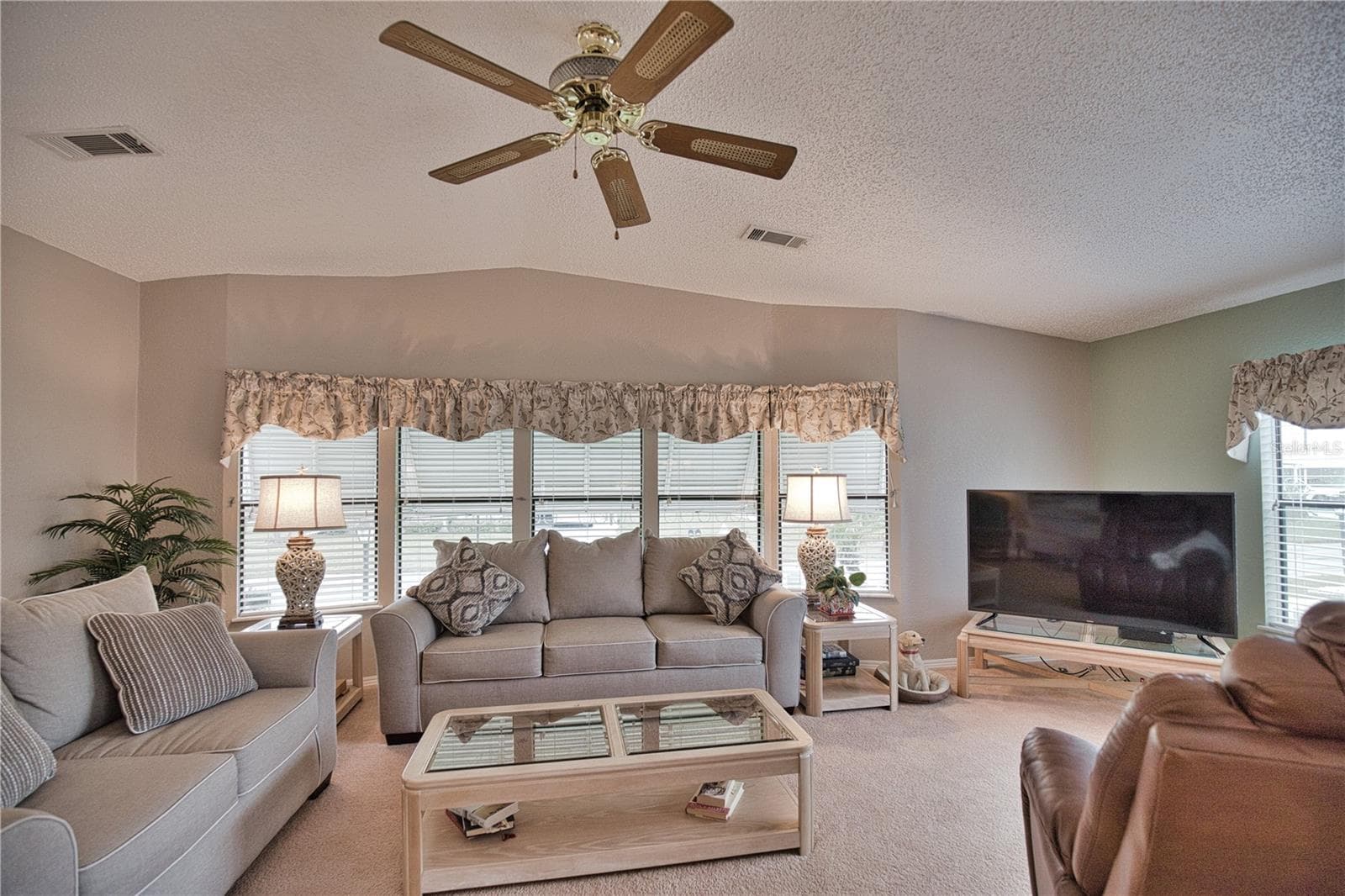 Manufactured Home at 223 HIBISCO DR, NORTH PORT, photo 10 of 36