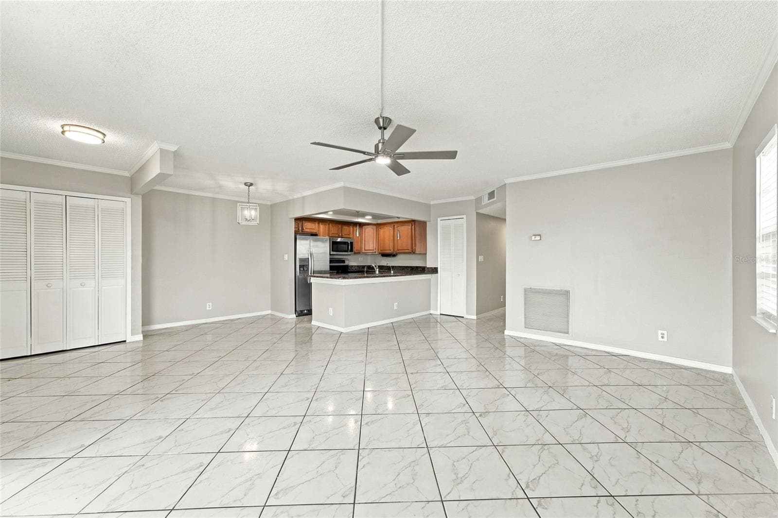 Condominium at 10142 SEMINOLE ISLAND DR, LARGO, photo 25 of 50