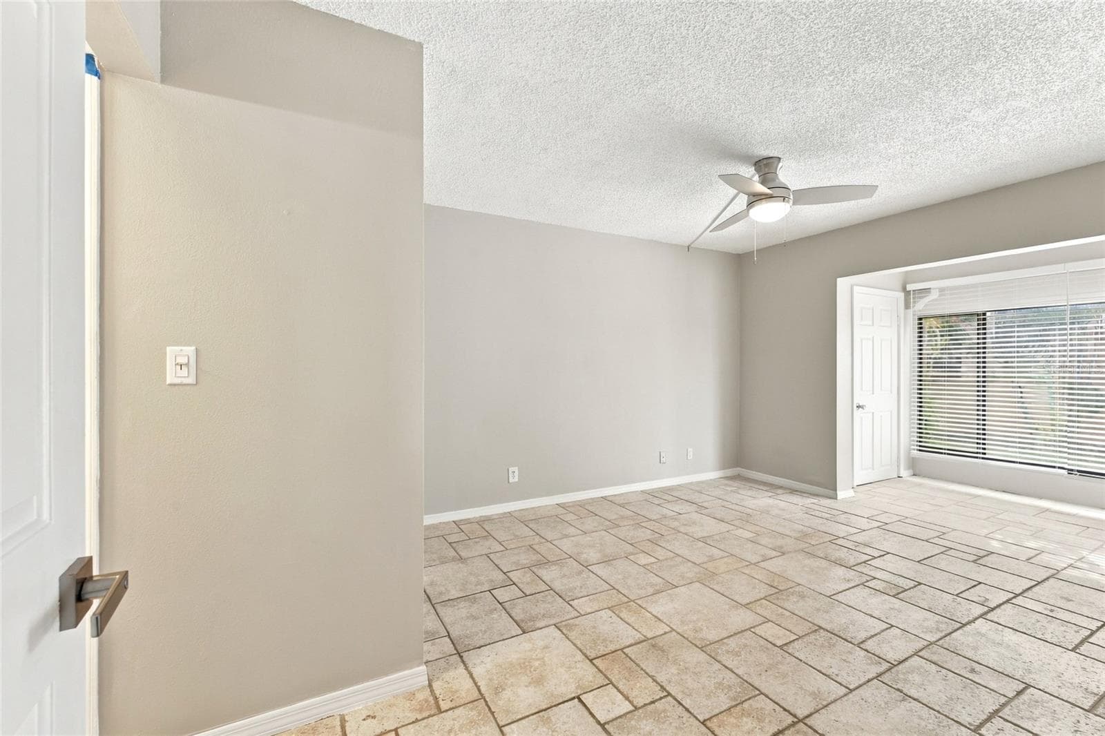 Condominium at 10142 SEMINOLE ISLAND DR, LARGO, photo 32 of 50