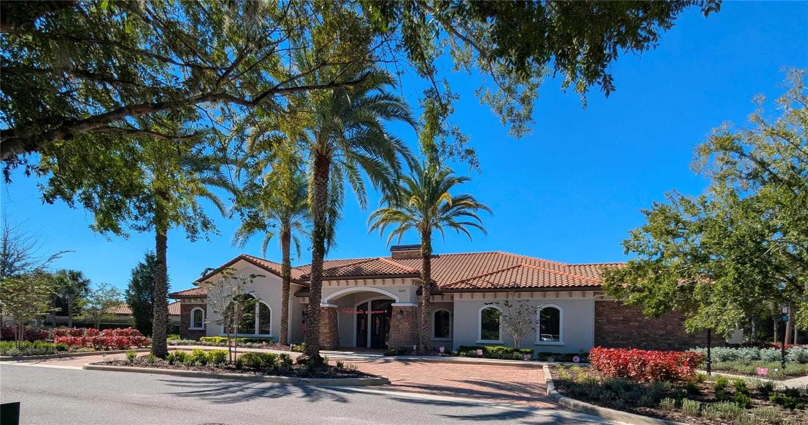 Single Family Residence at 8413 ALBERATA VISTA DR, TAMPA, photo 136 of 163