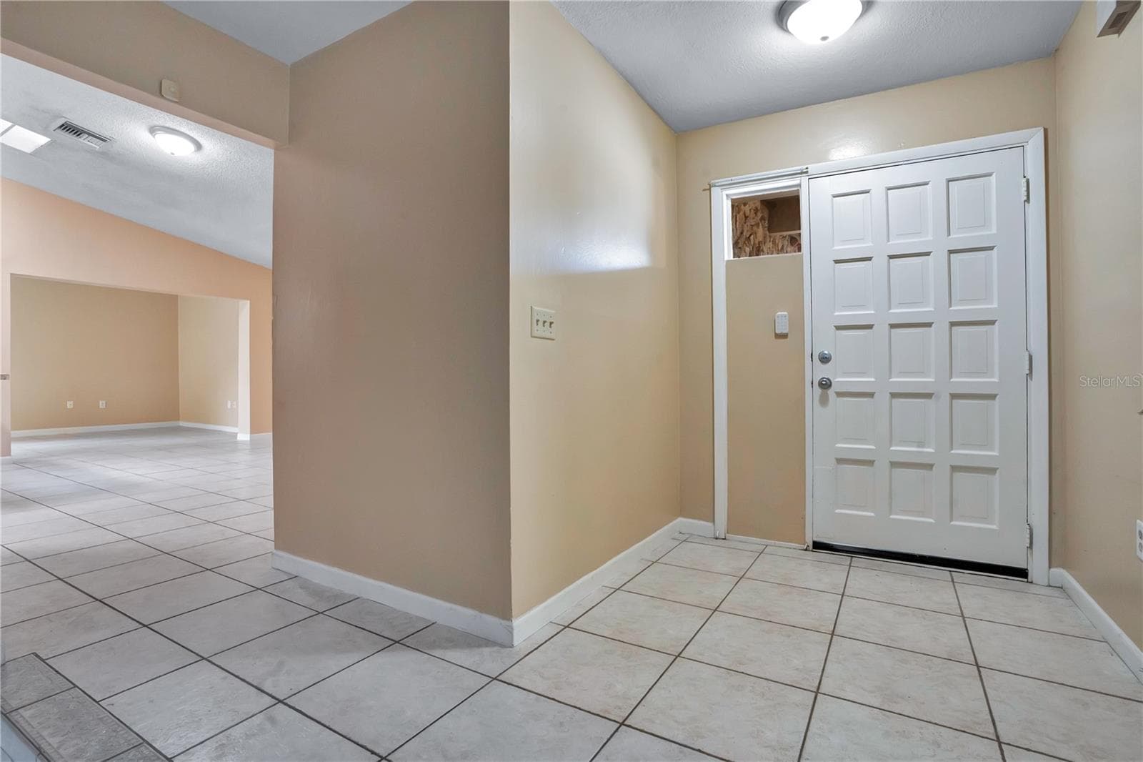 Single Family Residence at 8422 MARGARITA DR, ORLANDO, photo 2 of 47