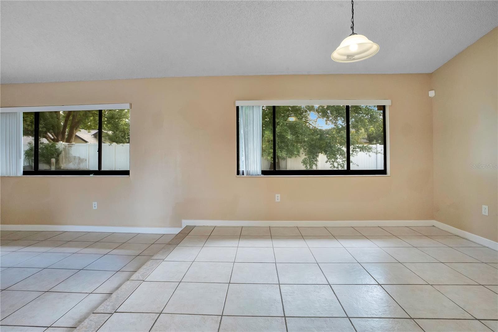 Single Family Residence at 8422 MARGARITA DR, ORLANDO, photo 8 of 47