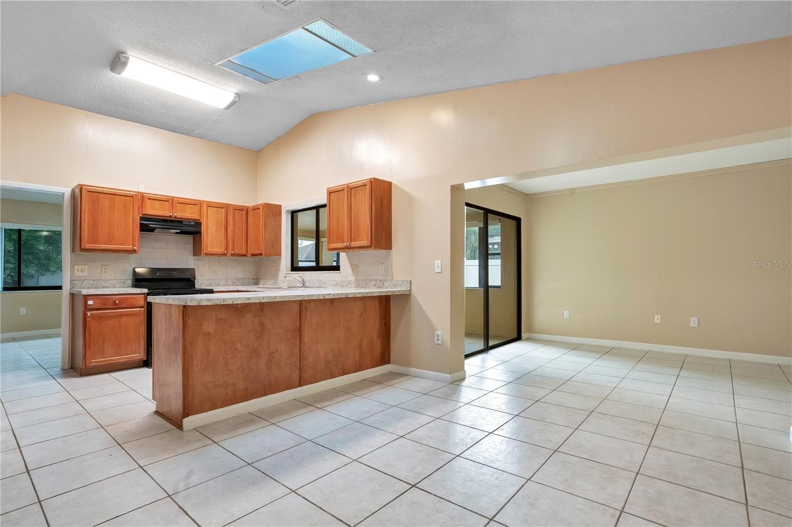 Single Family Residence at 8422 MARGARITA DR, ORLANDO, photo 14 of 47