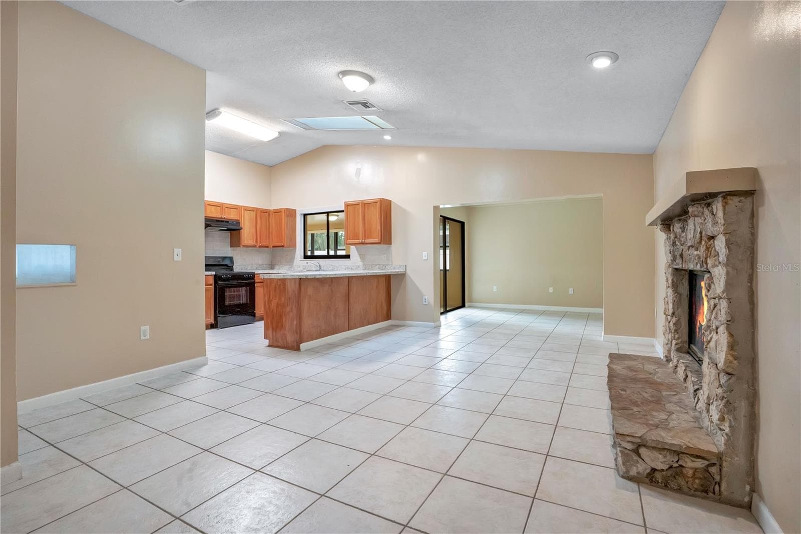 Single Family Residence at 8422 MARGARITA DR, ORLANDO, photo 20 of 47