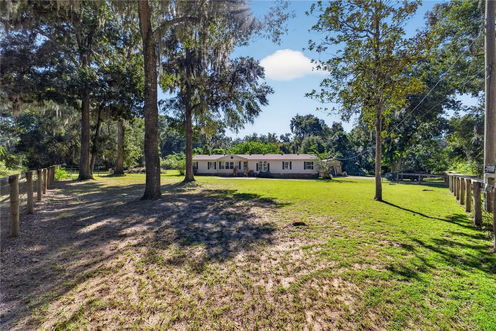 Manufactured Home at 4650 SW 36TH ST, OCALA, photo 2 of 46