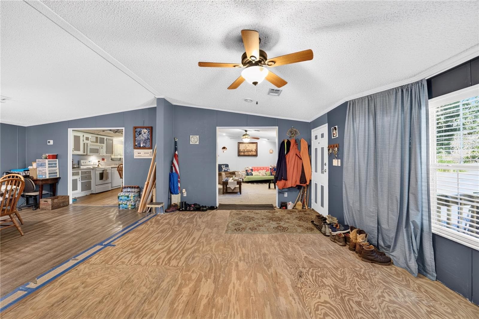 Manufactured Home at 4650 SW 36TH ST, OCALA, photo 9 of 46