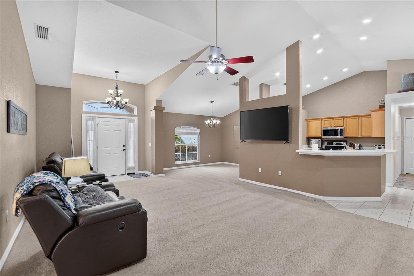 Family Room - 3716 MCELVEEN AVE, PLANT CITY